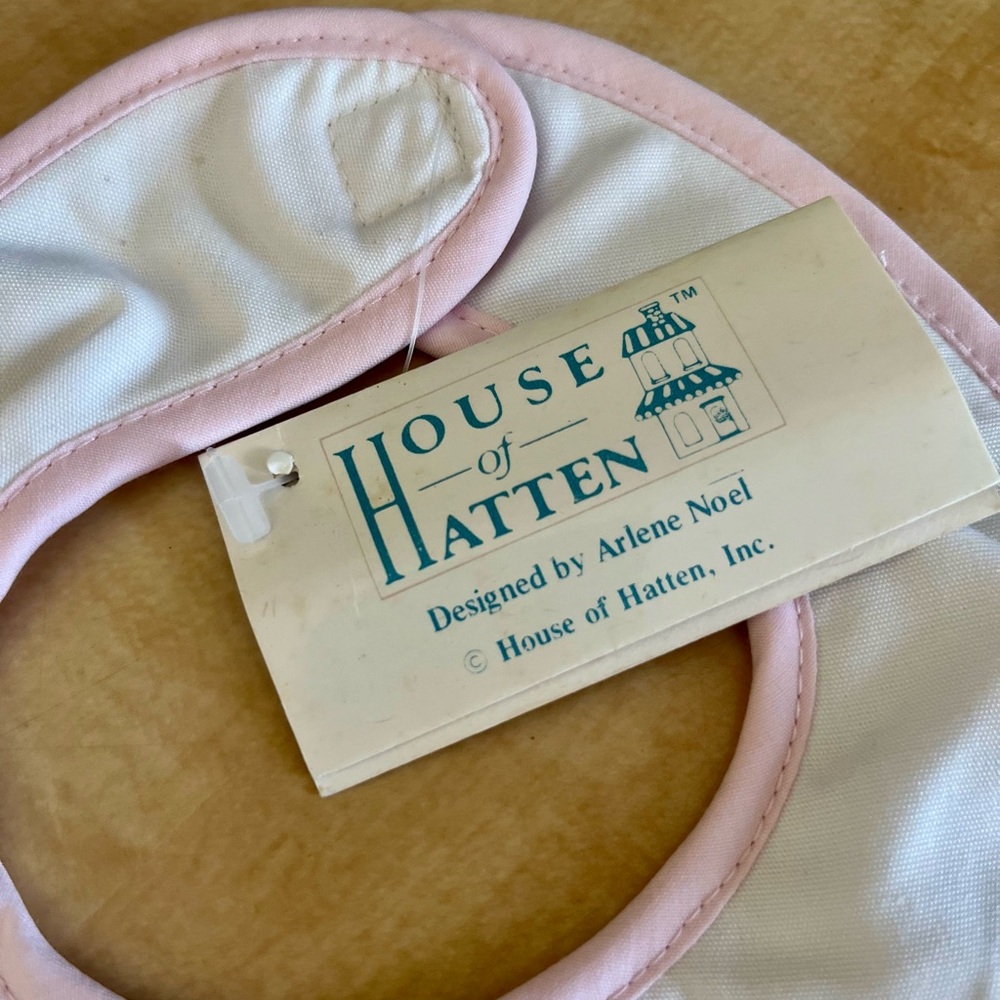 House of Hatten girl baby bib - Picture 4 of 6